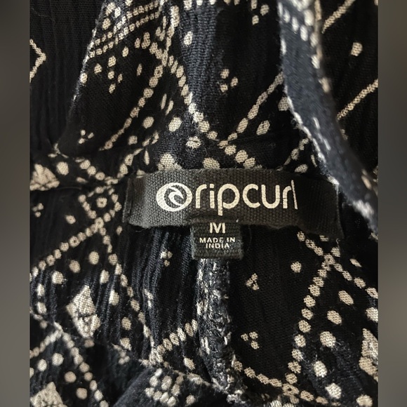 Ripcurl romper with pockets size medium - Picture 8 of 8
